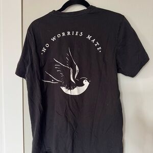 “No Worries Mate”, Black and White Swallows Tattoos Short Sleeve T-shirt, Large